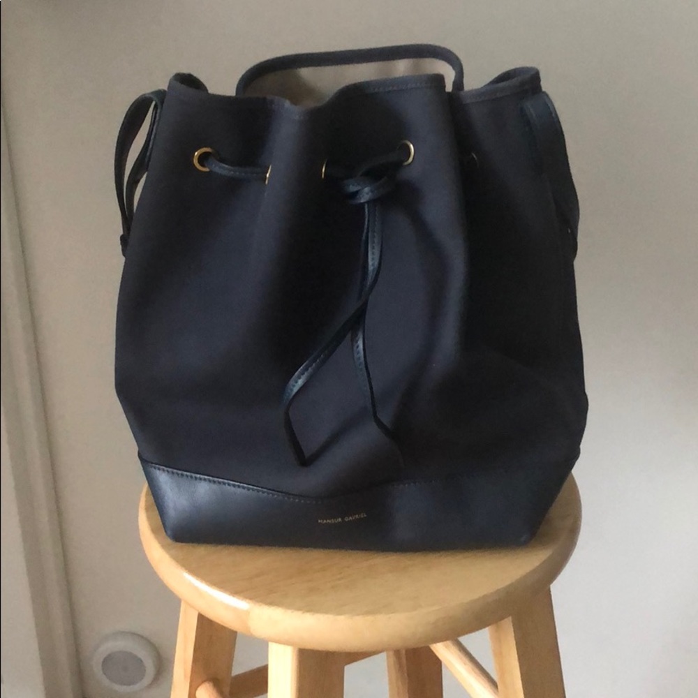 Bucket bags